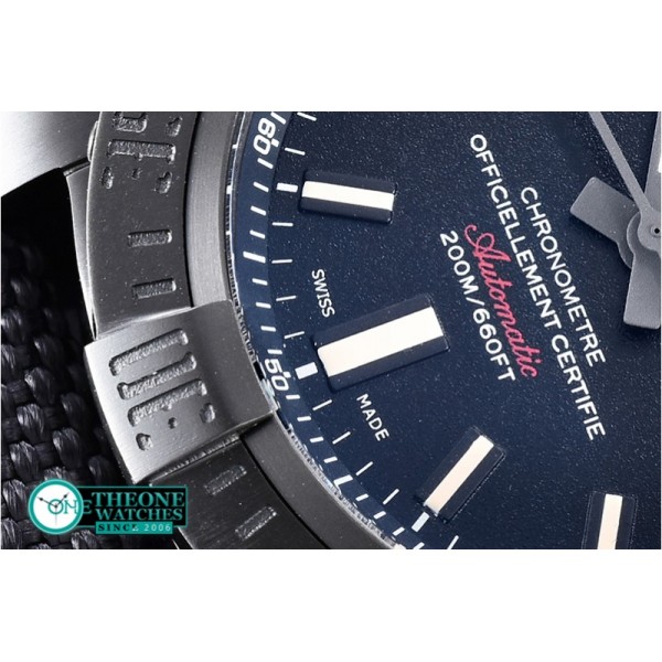 Breitling - Avenger BlackBird 44mm DLC/TI/NY Black A2824