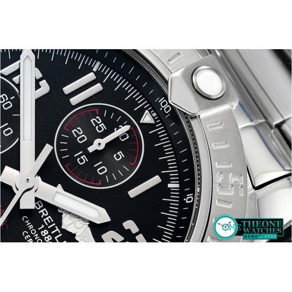 Breitling - Avenger II Chronograph 43mm SS/SS Black GF A7750