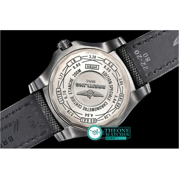 Breitling - Avenger BlackBird 44mm DLC/TI/NY Black ZF A2824