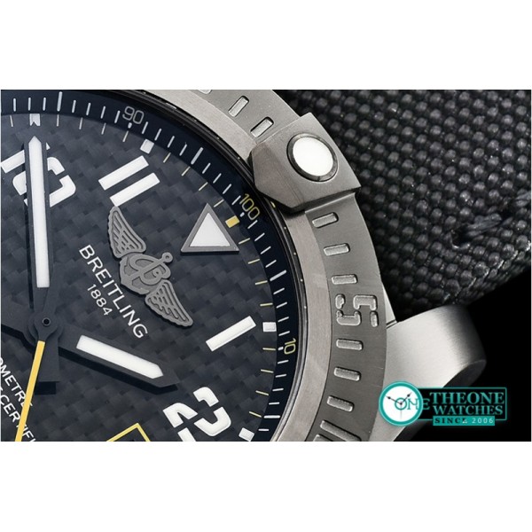 Breitling - Avenger BlackBird 44mm Boutique DLC/TI/NY Blk CF A2824